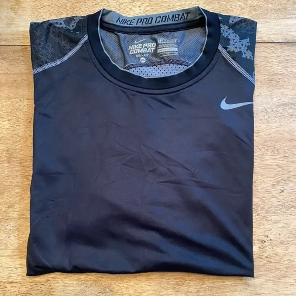 Nike Pro Combat Dri Fit Fitted Boy’s XL Black/Gray Camo‎ Print Athletic Shirt